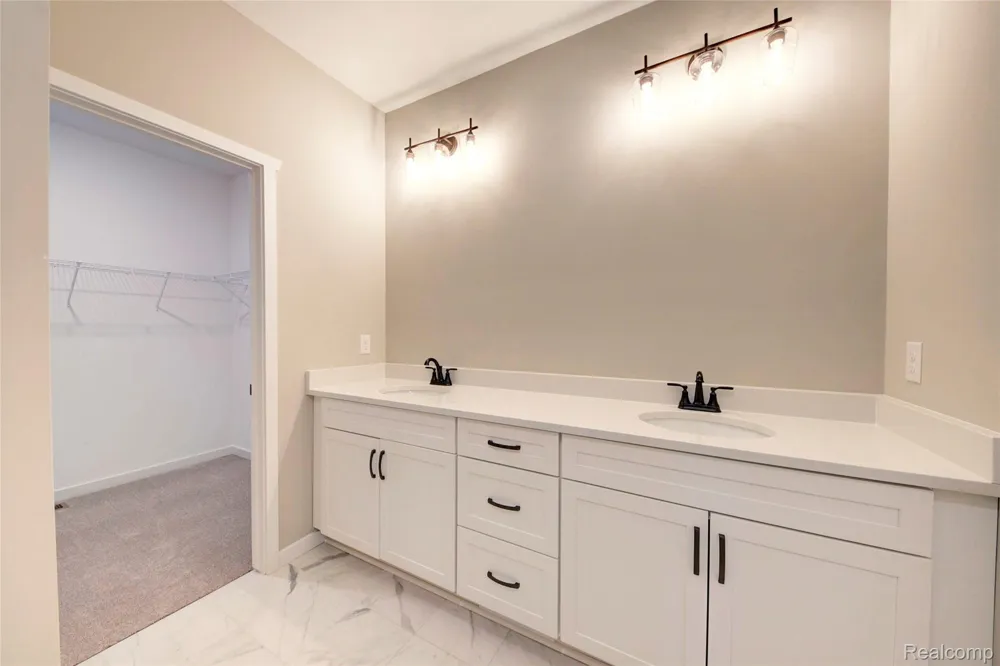 95 Gambrel Drive Marion Township, MI 48843