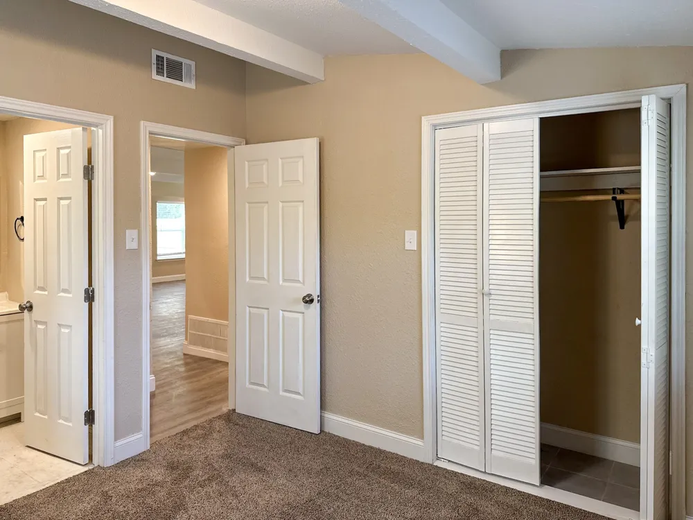 108 Jenny Kay Lane Irving, TX 75060
