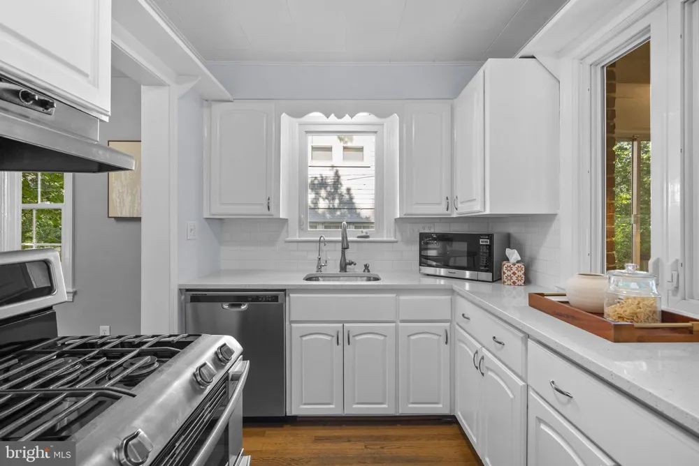 712 AUBURN AVENUE Takoma Park, MD 20912