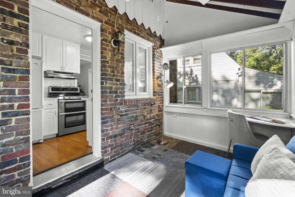 712 AUBURN AVENUE Takoma Park, MD 20912