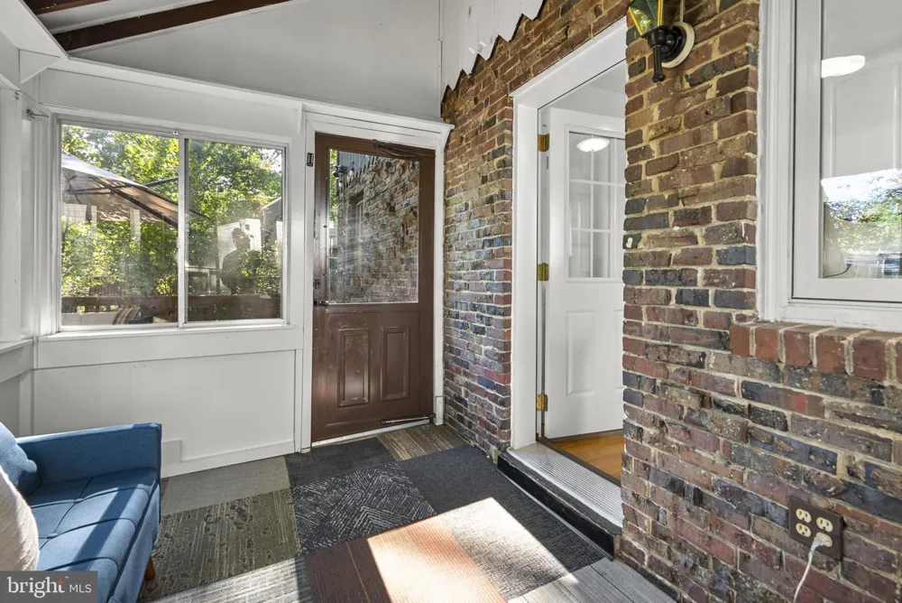 712 AUBURN AVENUE Takoma Park, MD 20912