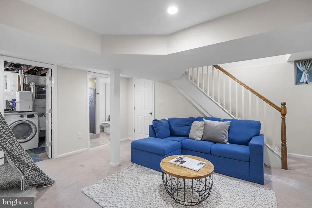 712 AUBURN AVENUE Takoma Park, MD 20912