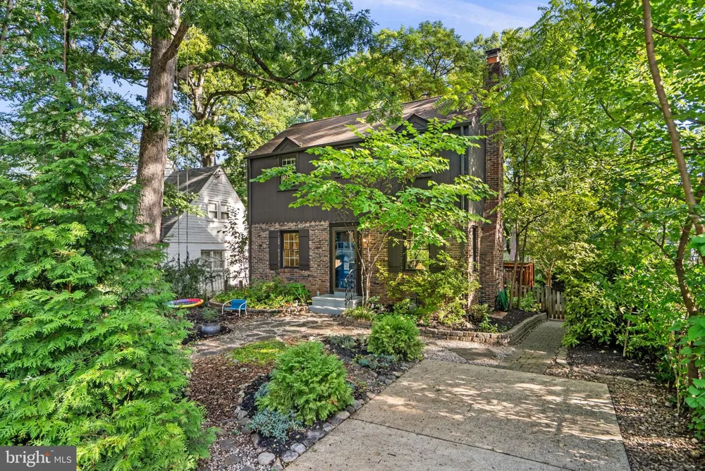 712 AUBURN AVENUE Takoma Park, MD 20912