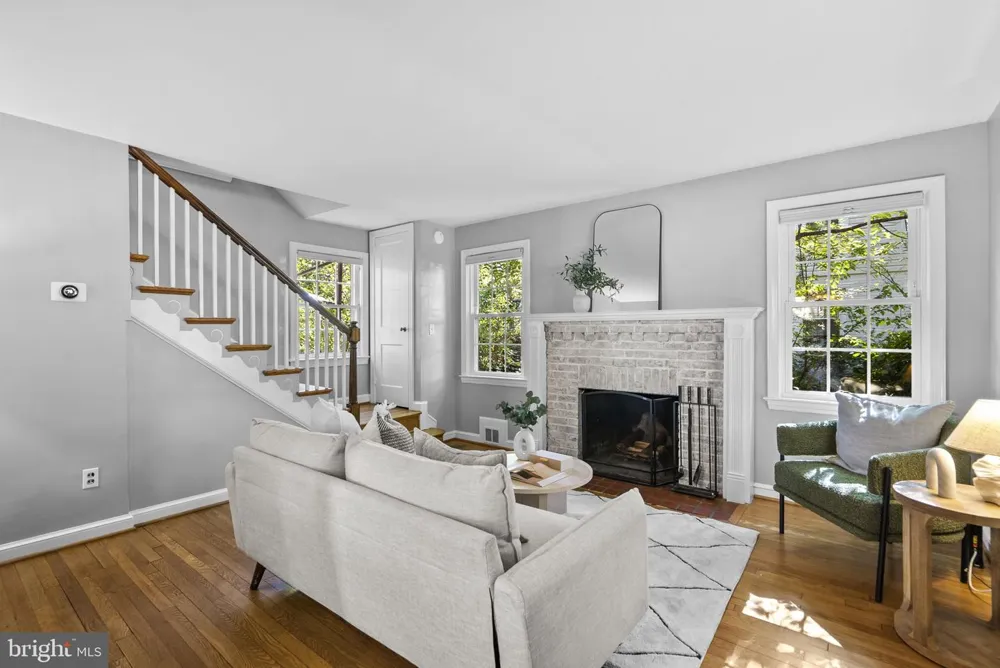 712 AUBURN AVENUE Takoma Park, MD 20912