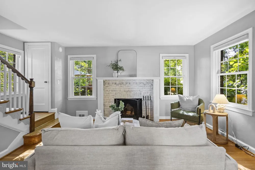 712 AUBURN AVENUE Takoma Park, MD 20912