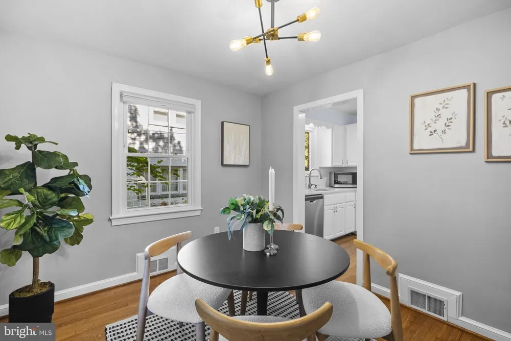 712 AUBURN AVENUE Takoma Park, MD 20912