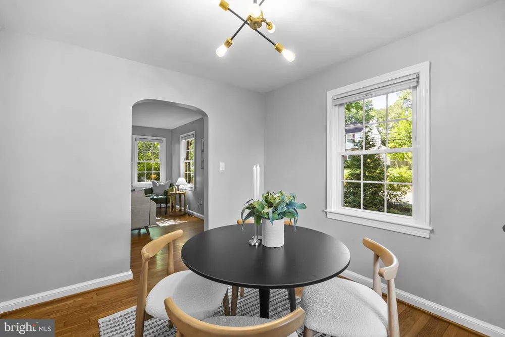 712 AUBURN AVENUE Takoma Park, MD 20912