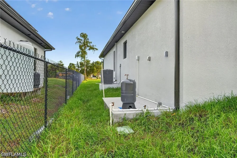 31ST AVENUE NE Naples, FL 34120