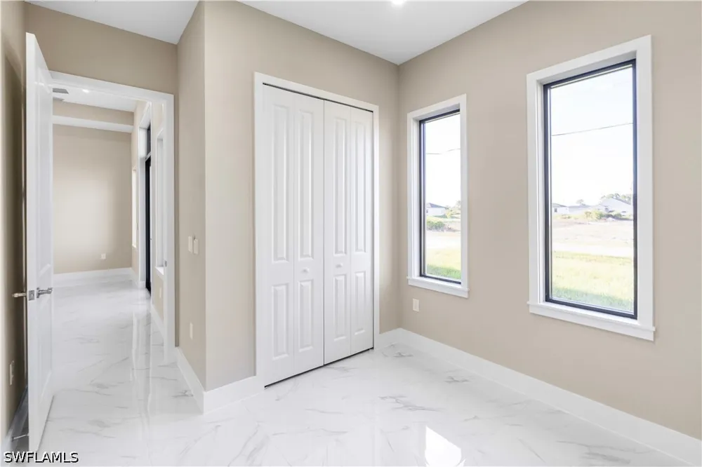 19TH STREET SW Lehigh Acres, FL 33976