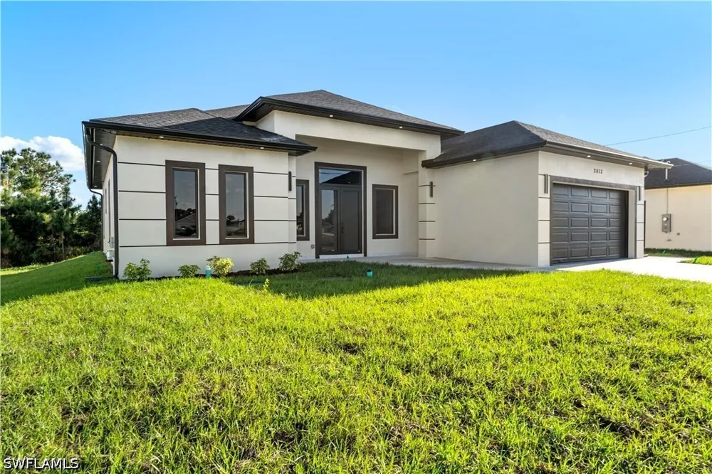 19TH STREET SW Lehigh Acres, FL 33976