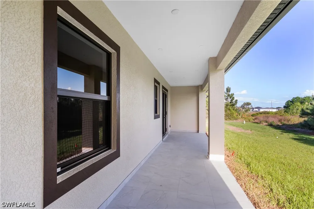 19TH STREET SW Lehigh Acres, FL 33976