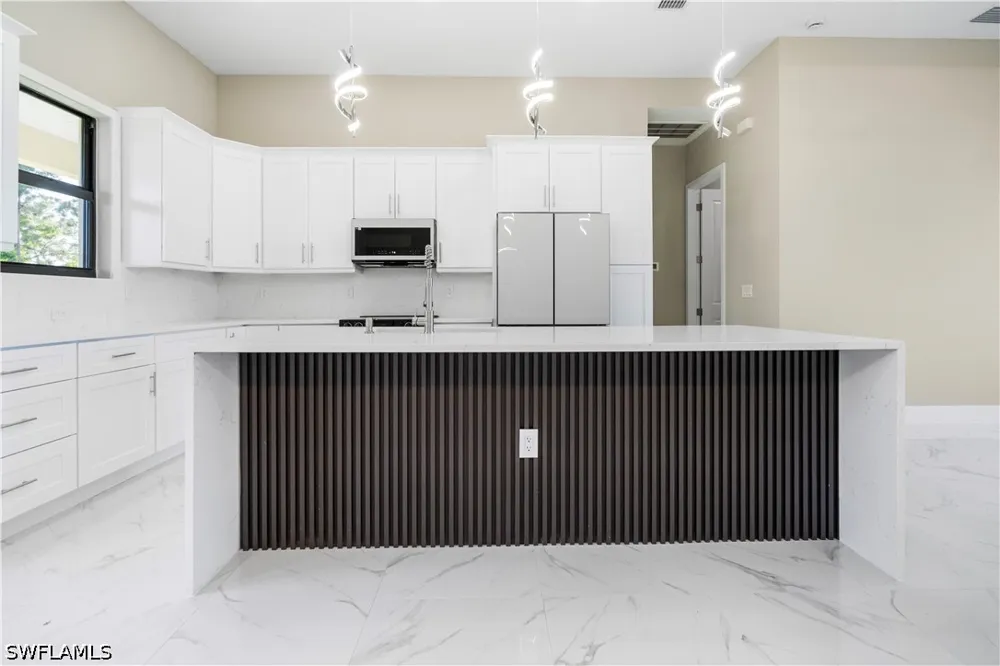 19TH STREET SW Lehigh Acres, FL 33976