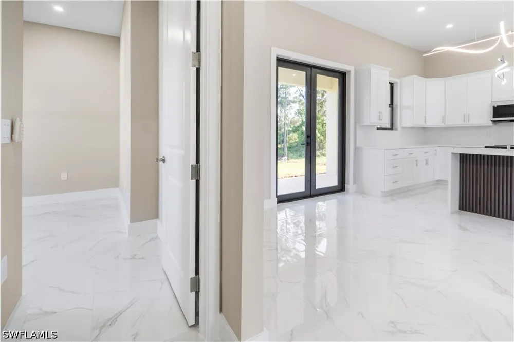 19TH STREET SW Lehigh Acres, FL 33976
