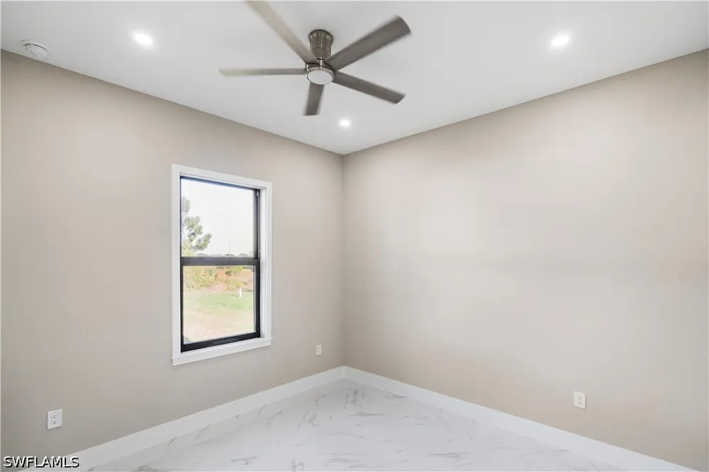 19TH STREET SW Lehigh Acres, FL 33976