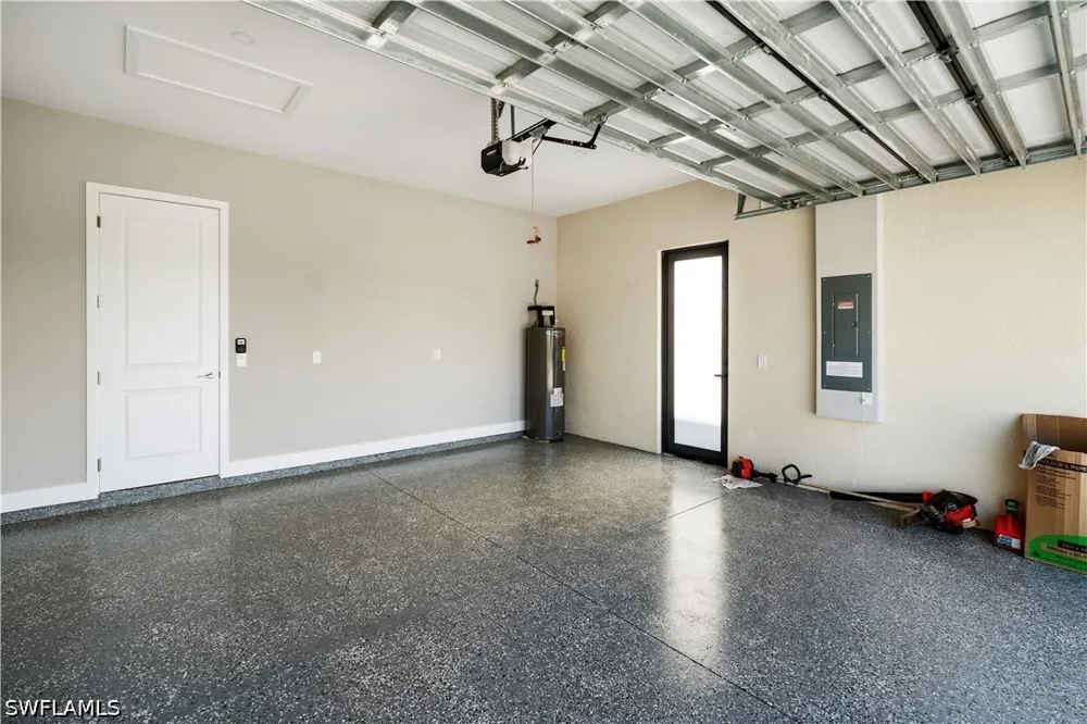 19TH STREET SW Lehigh Acres, FL 33976