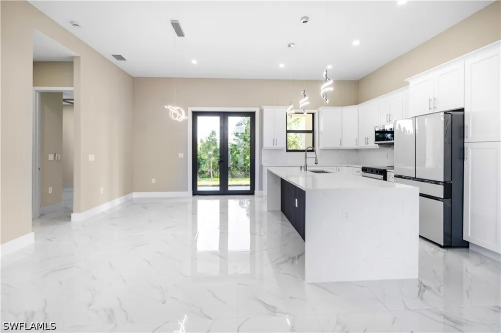 19TH STREET SW Lehigh Acres, FL 33976