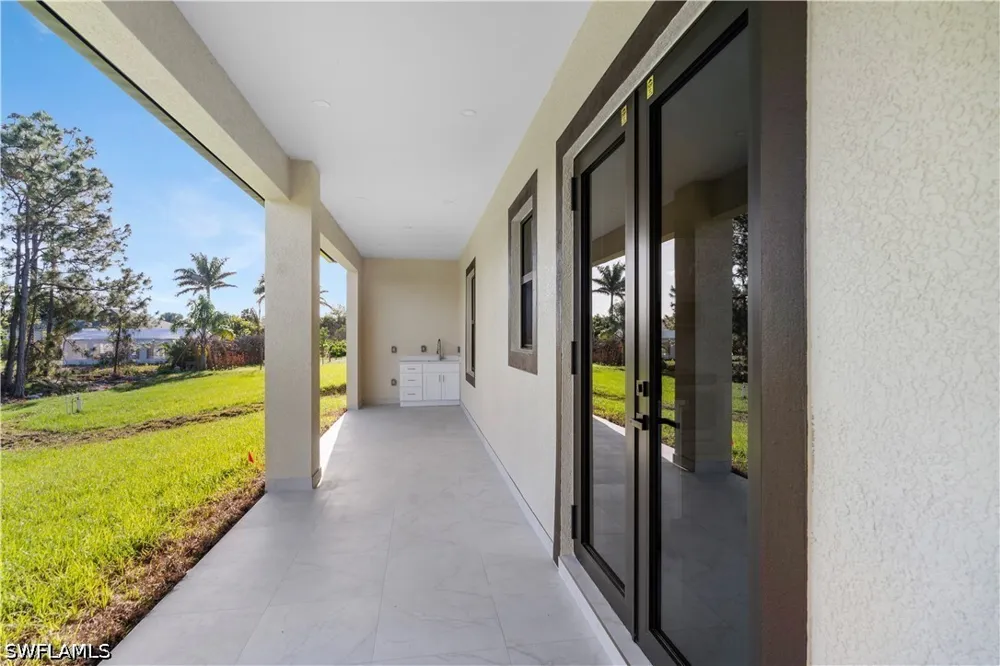19TH STREET SW Lehigh Acres, FL 33976