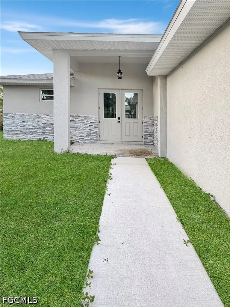 2nd Street Fort Myers, FL 33916