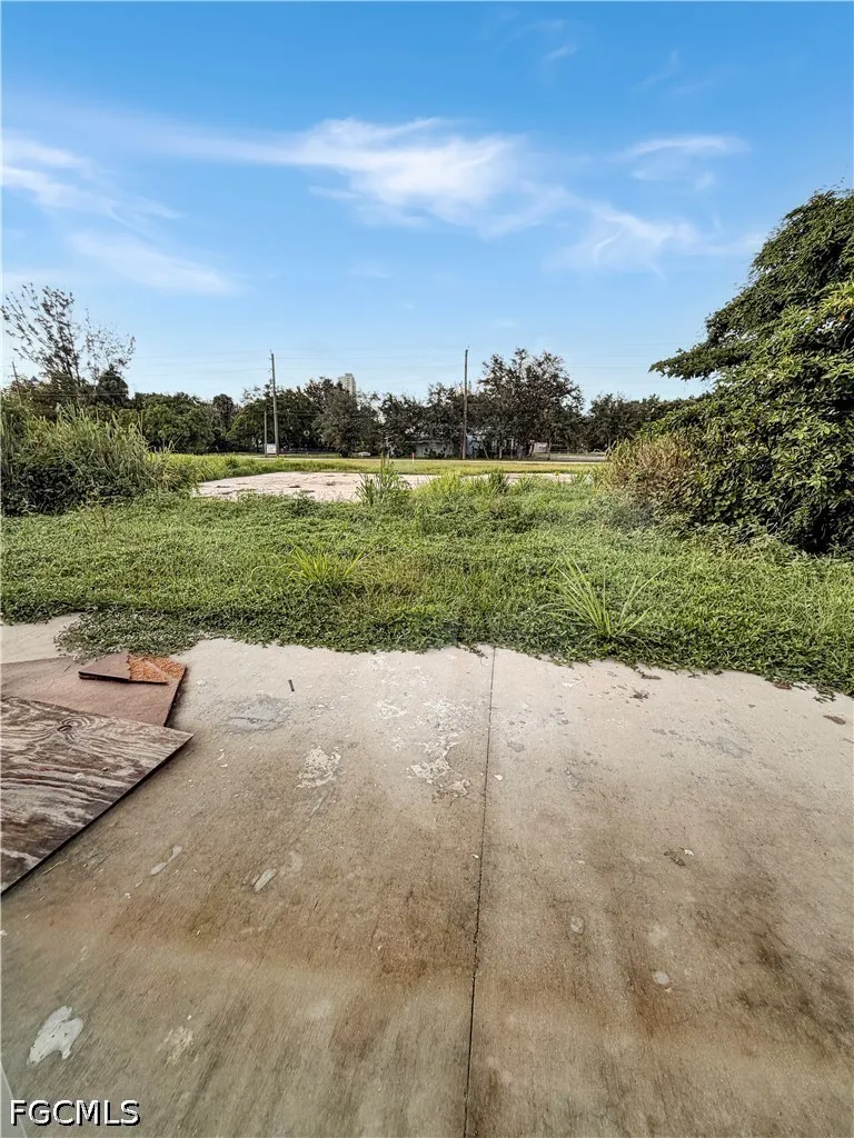 2nd Street Fort Myers, FL 33916