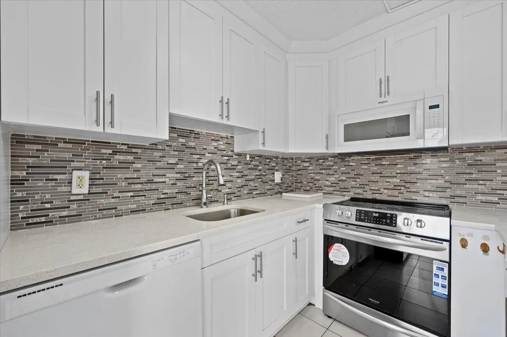 1560 FOREST LAKES CIRCLE #C West Palm Beach, FL 33406