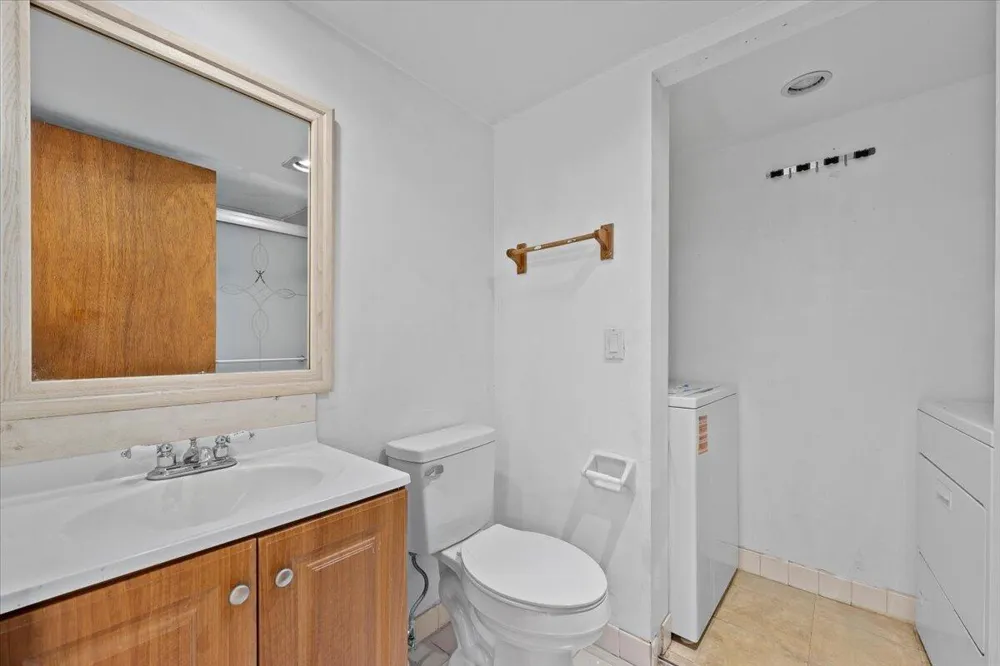 1560 FOREST LAKES CIRCLE #C West Palm Beach, FL 33406