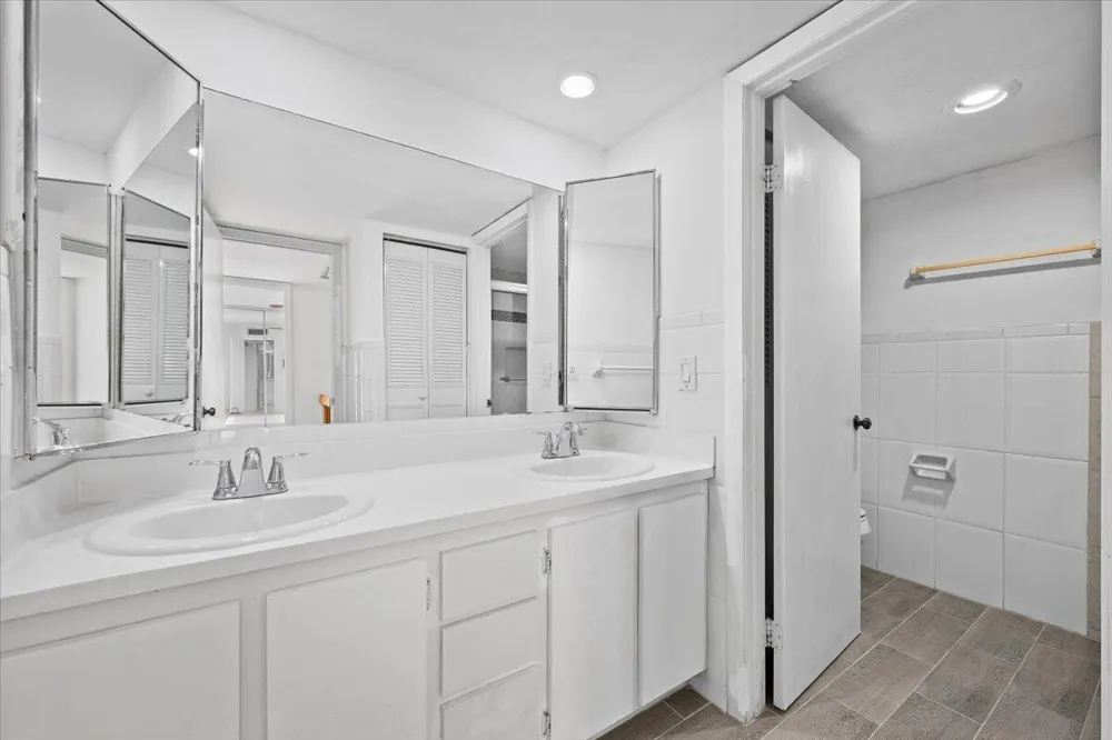 1560 FOREST LAKES CIRCLE #C West Palm Beach, FL 33406