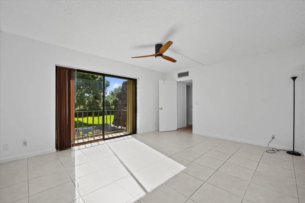 1560 FOREST LAKES CIRCLE #C West Palm Beach, FL 33406