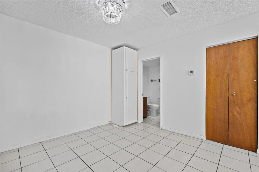1560 FOREST LAKES CIRCLE #C West Palm Beach, FL 33406