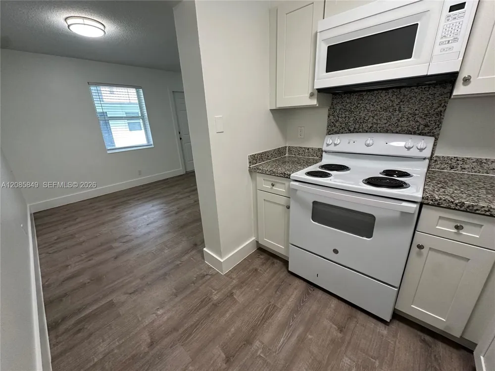 2500 Johnson St #8 Hollywood, FL 33020
