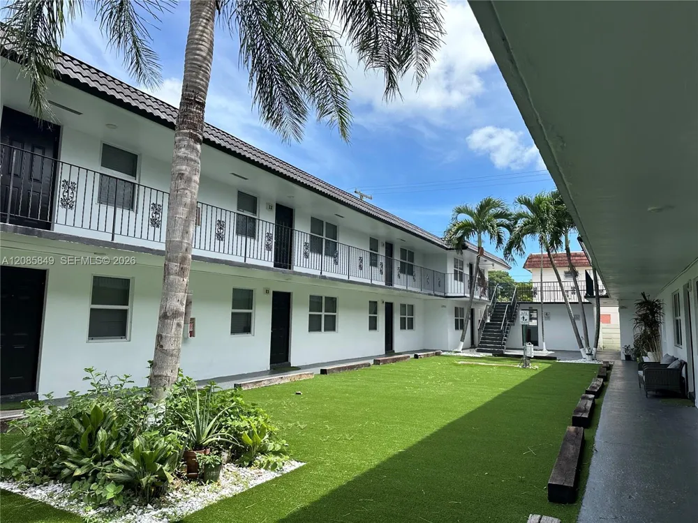 2500 Johnson St #8 Hollywood, FL 33020