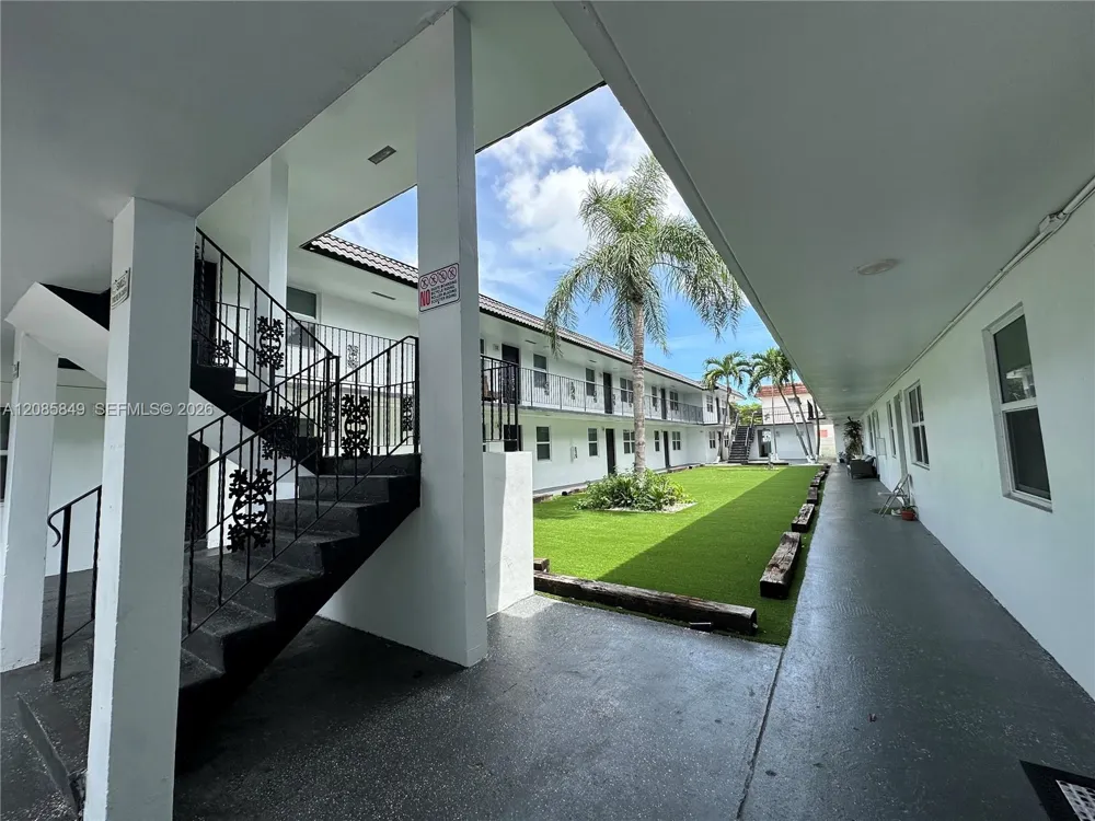 2500 Johnson St #8 Hollywood, FL 33020