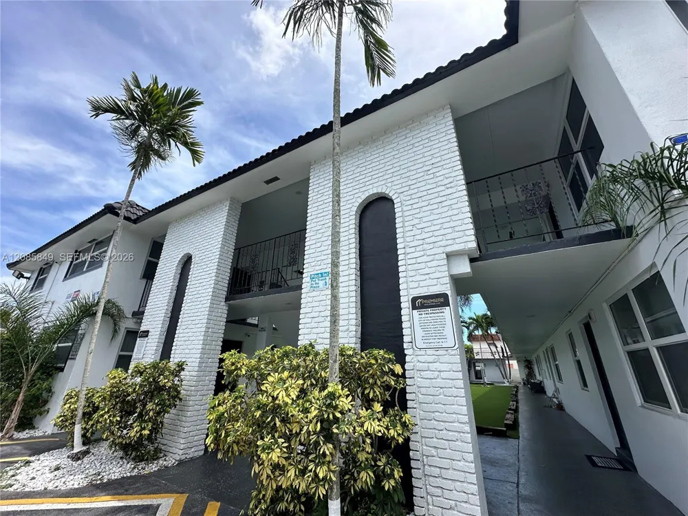 2500 Johnson St #8 Hollywood, FL 33020