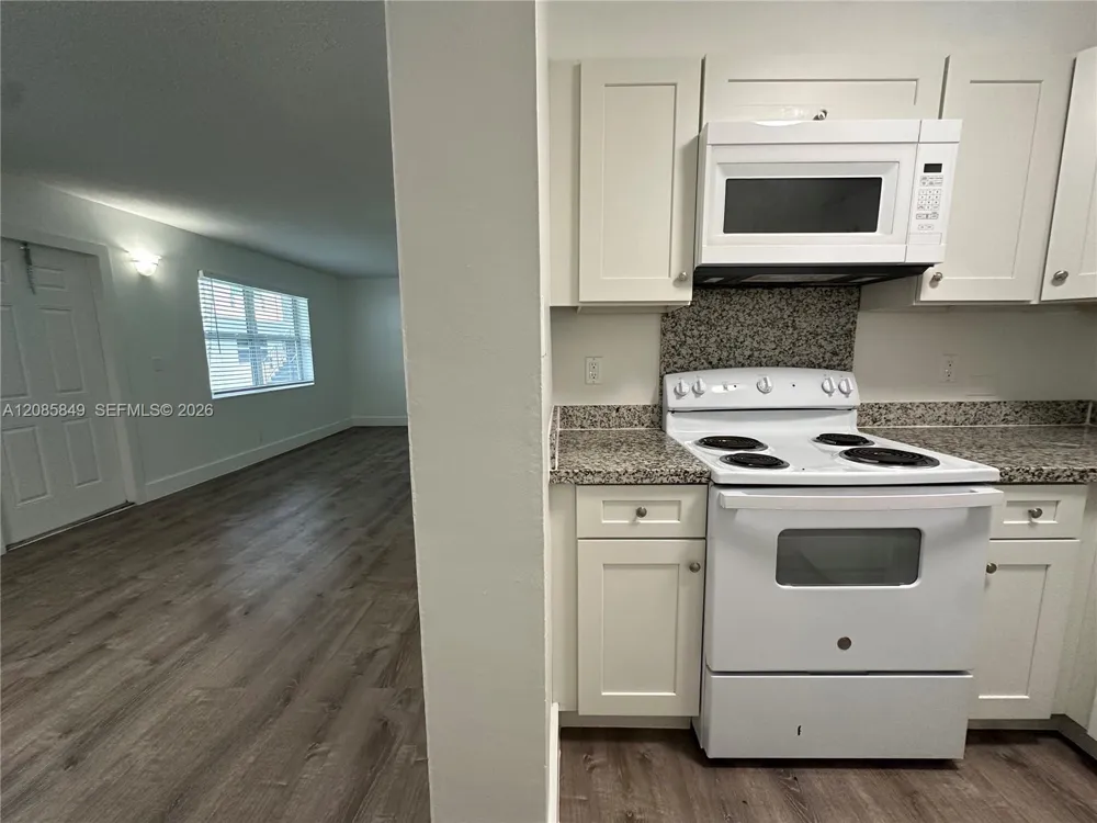 2500 Johnson St #8 Hollywood, FL 33020