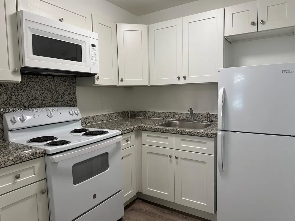 2500 Johnson St #8 Hollywood, FL 33020