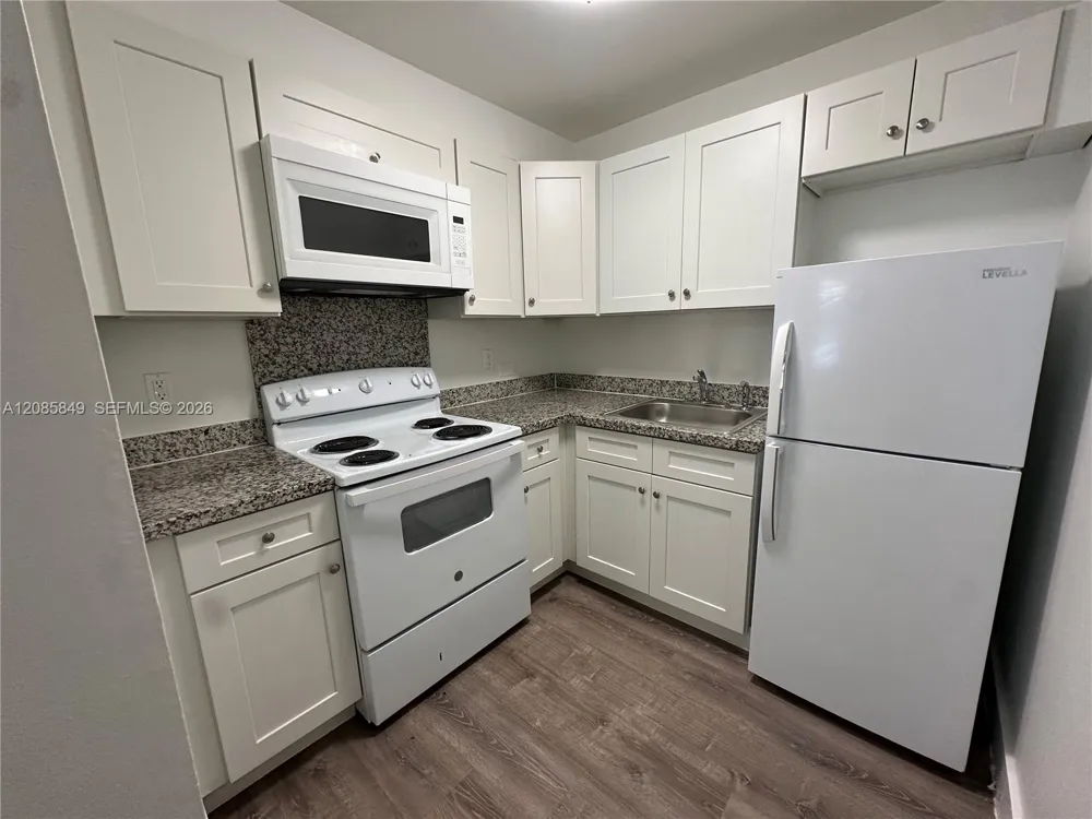 2500 Johnson St #8 Hollywood, FL 33020