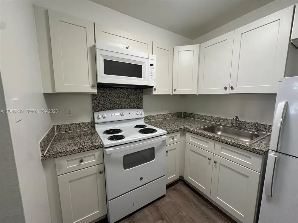 2500 Johnson St #8 Hollywood, FL 33020