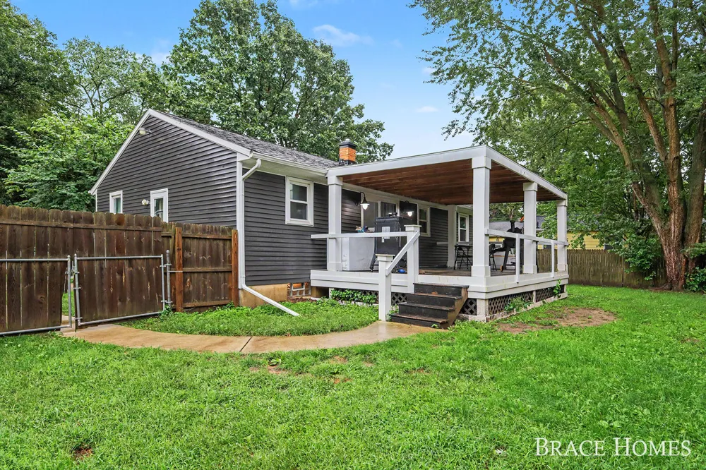 7575 Regal Avenue SE Grand Rapids, MI 49548