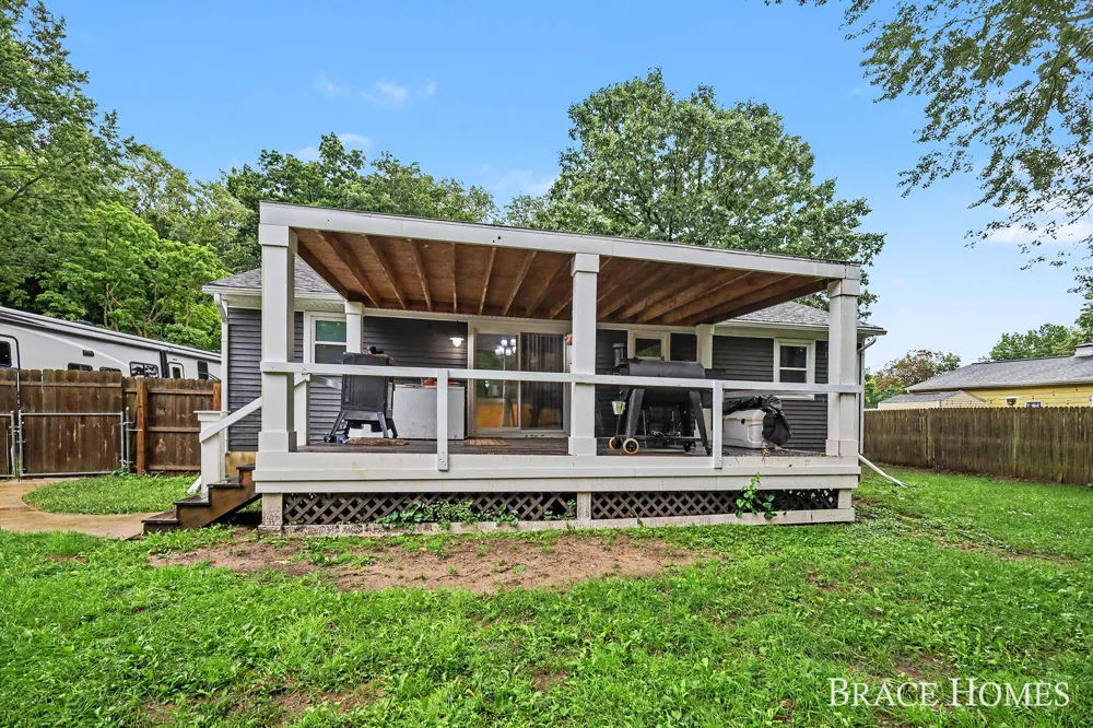 7575 Regal Avenue SE Grand Rapids, MI 49548