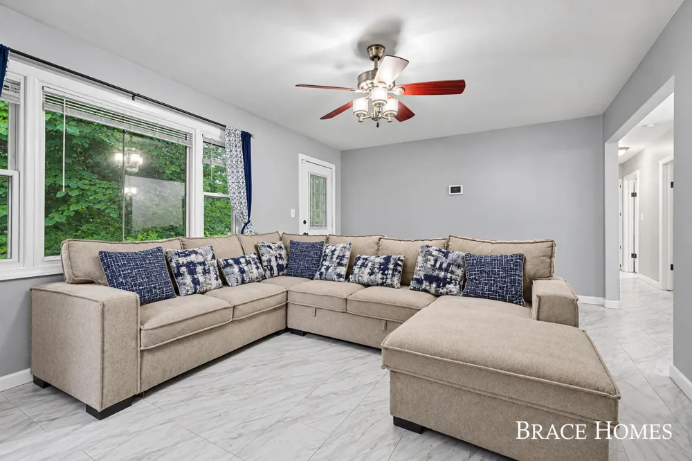 7575 Regal Avenue SE Grand Rapids, MI 49548