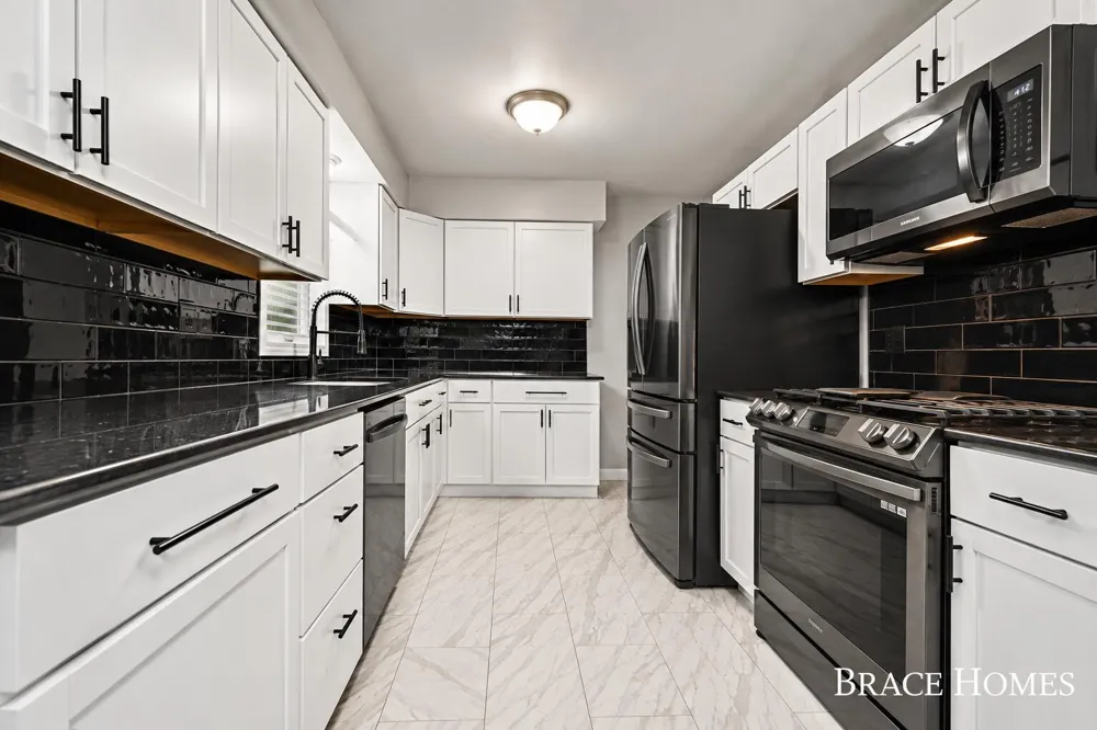 7575 Regal Avenue SE Grand Rapids, MI 49548