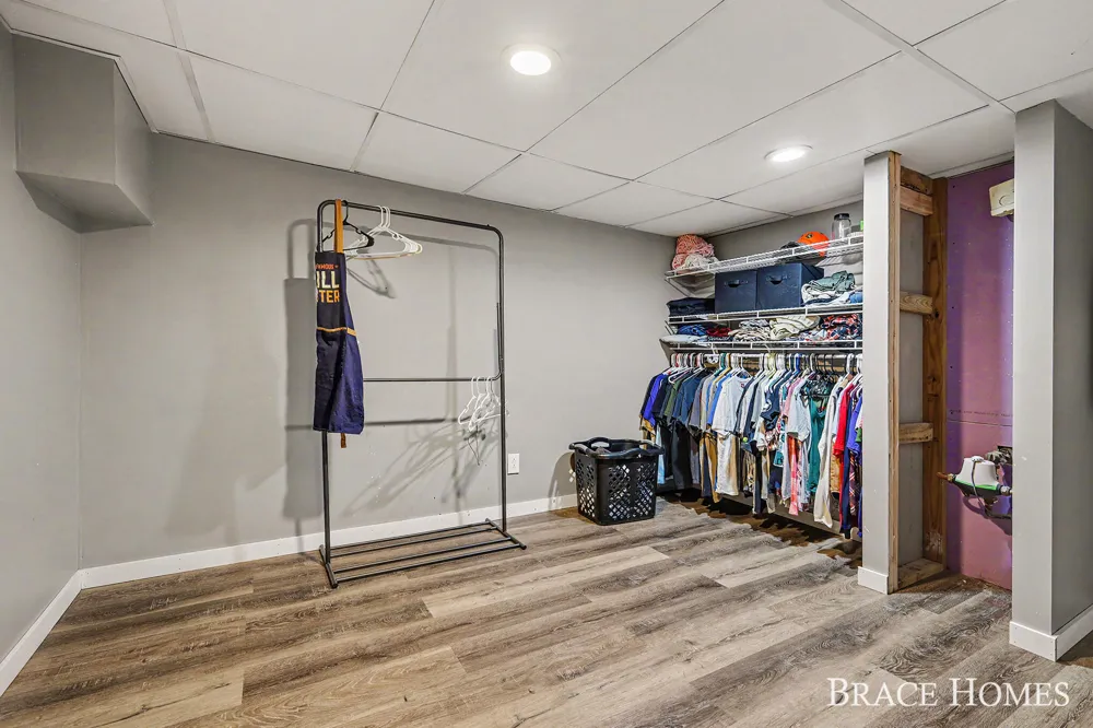 7575 Regal Avenue SE Grand Rapids, MI 49548