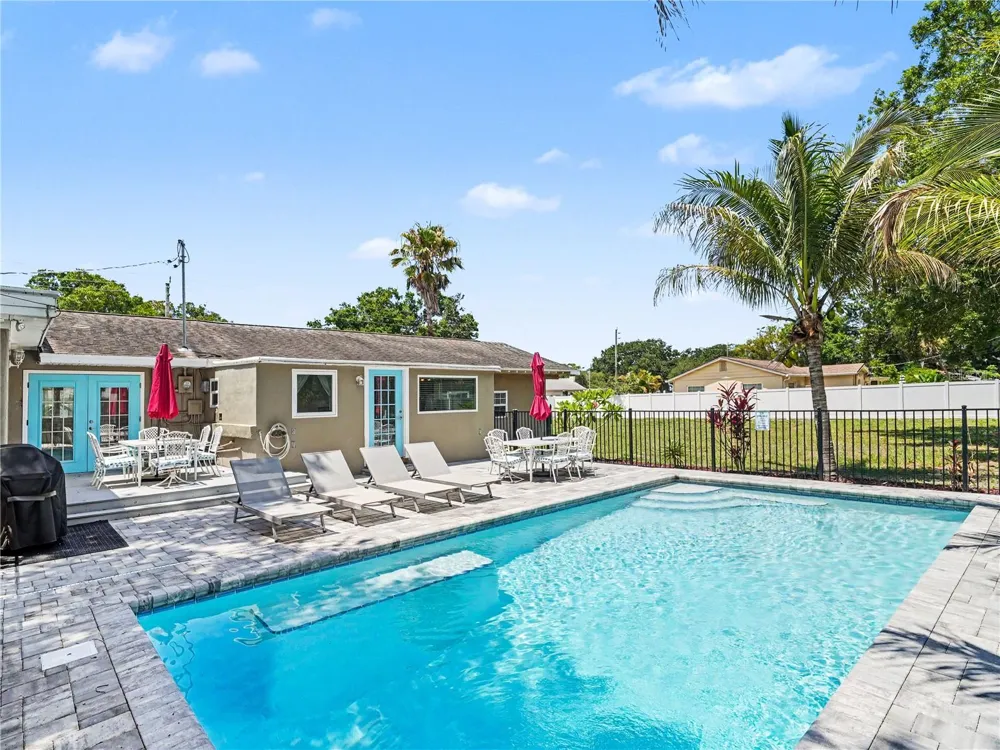 2547 BAHIA VISTA STREET Sarasota, FL 34239