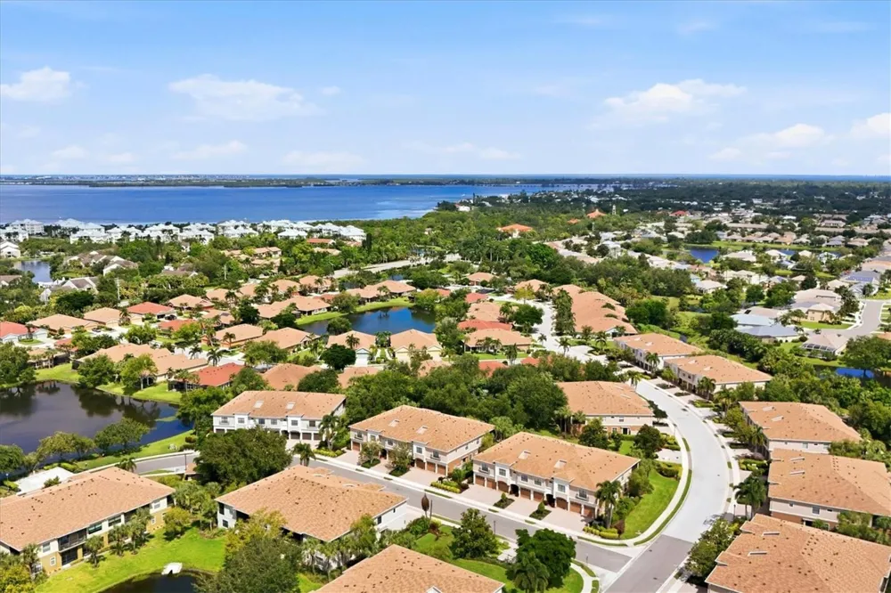 4239 OVERTURE CIRCLE Bradenton, FL 34209