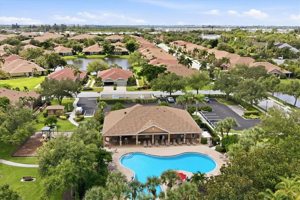 4239 OVERTURE CIRCLE Bradenton, FL 34209