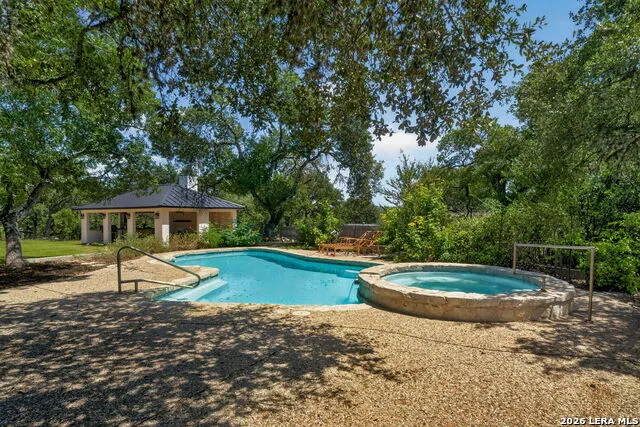 29440 RED BUD HL Fair Oaks Ranch, TX 78015