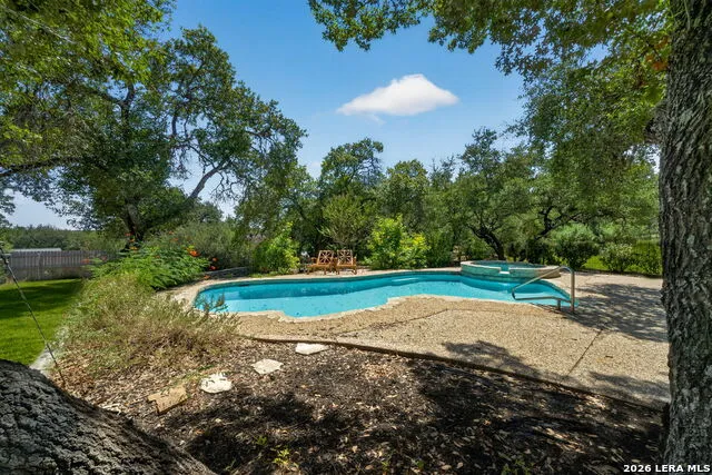 29440 RED BUD HL Fair Oaks Ranch, TX 78015
