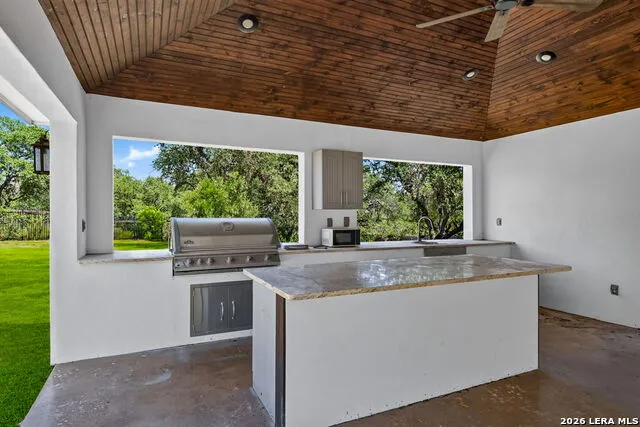 29440 RED BUD HL Fair Oaks Ranch, TX 78015