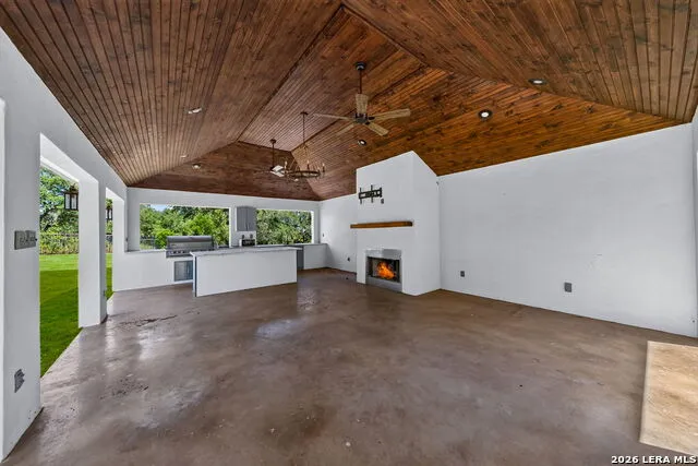 29440 RED BUD HL Fair Oaks Ranch, TX 78015