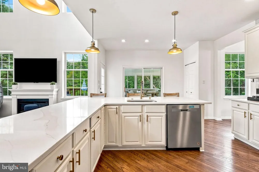 12 WOOD VIEW DRIVE Mount Laurel, NJ 08054
