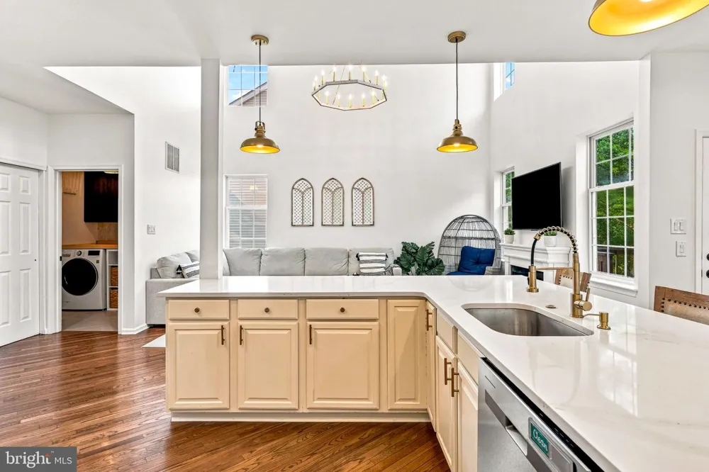12 WOOD VIEW DRIVE Mount Laurel, NJ 08054
